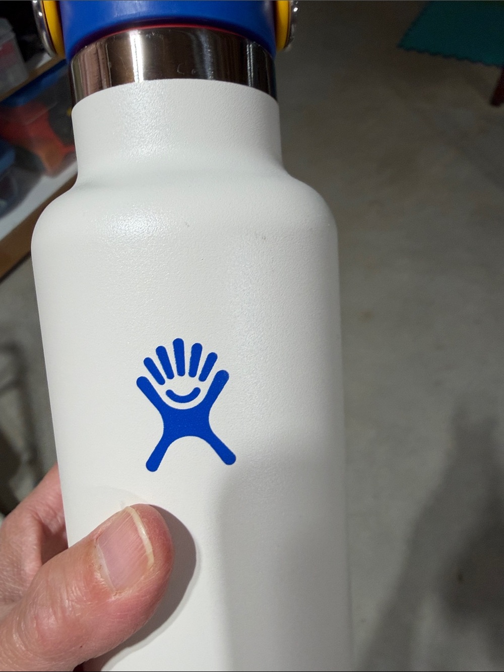 Hydroflask 21 oz with straw - Picture 2 of 5